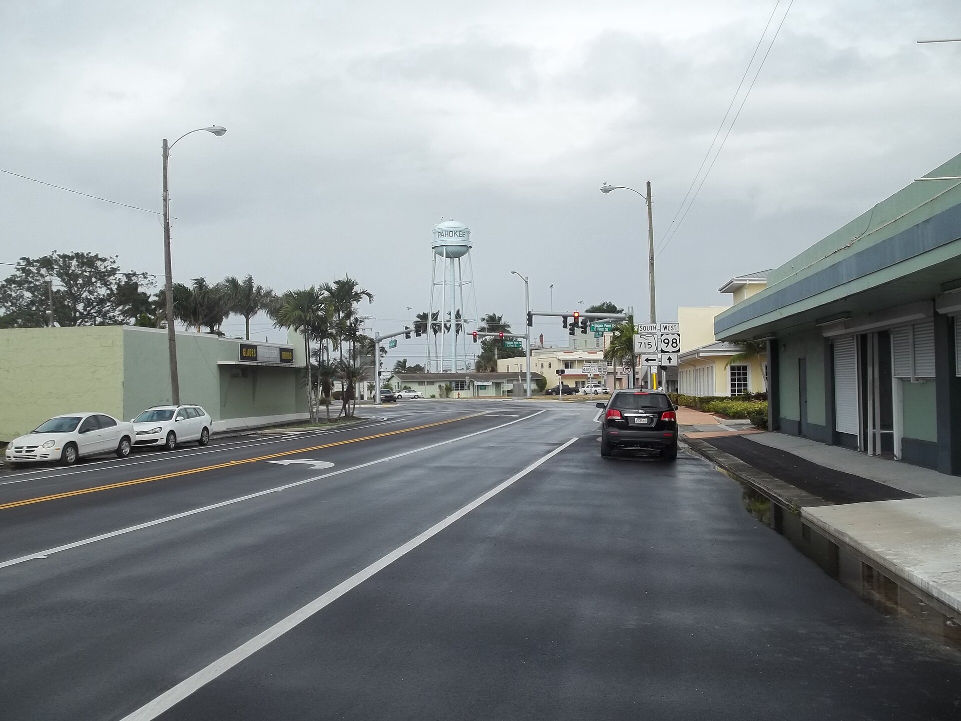 Road corridor through Pahokee, Florida